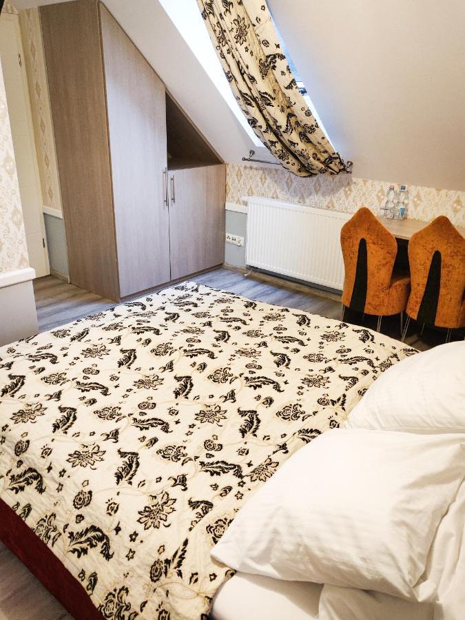Dom Weselny Pod Kasztanem Hotel Luban Kültér fotó