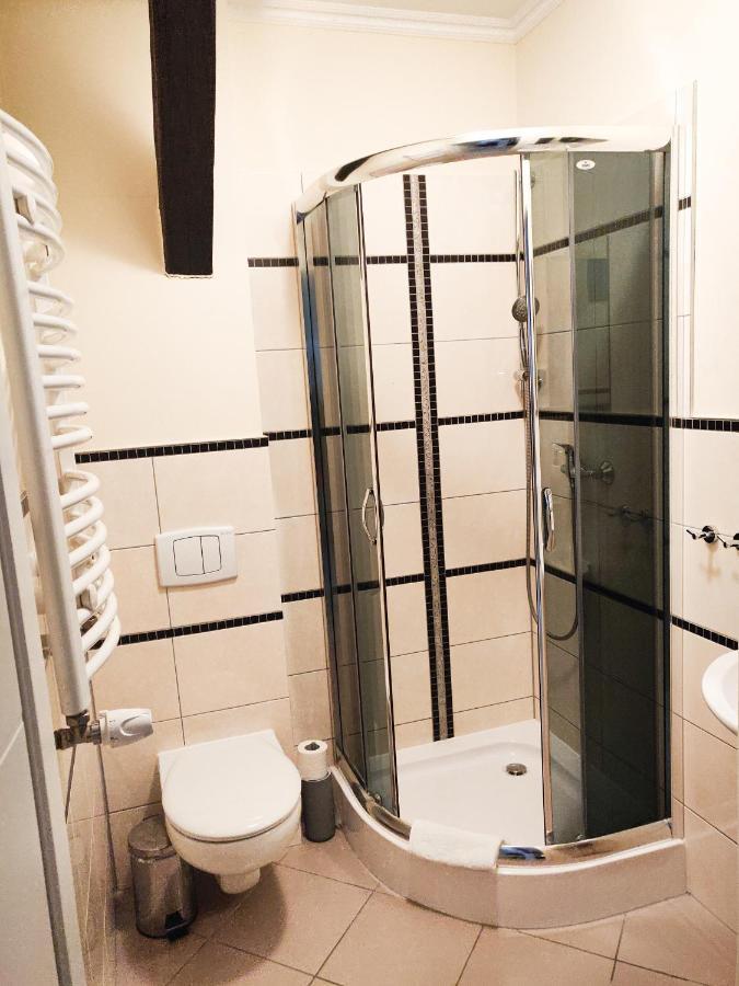 Dom Weselny Pod Kasztanem Hotel Luban Kültér fotó